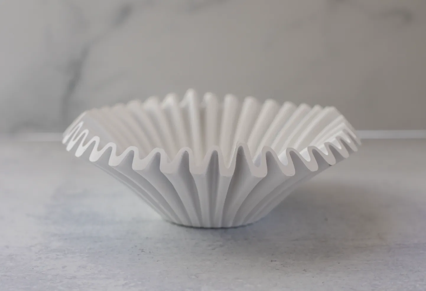 WHITE RUFFLE BOWL